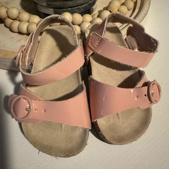 Old Navy baby sandals 6-12 months - Picture 1 of 5